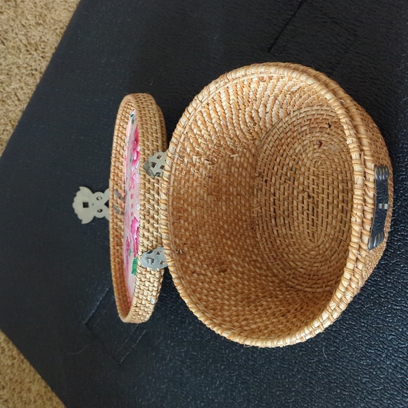 Vintage basket with lock antique - Picture 4 of 4